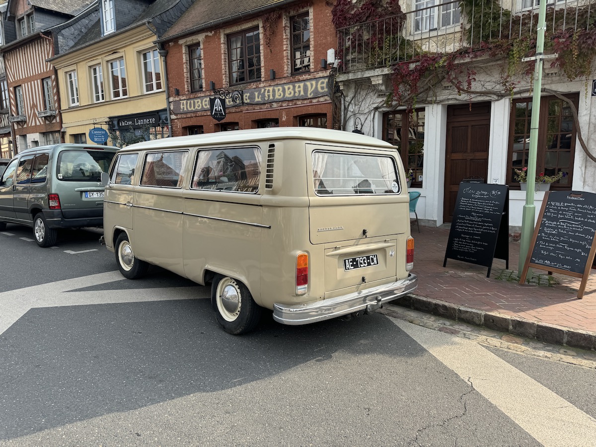 Vue à Beaumont en Auge lors d'un rassemblement 